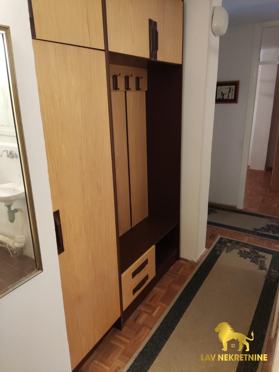 Stan Izdavanje Novi Sad  80 m2