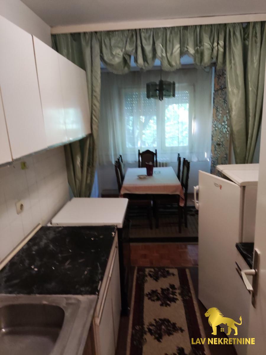 Stan Izdavanje Novi Sad  80 m2