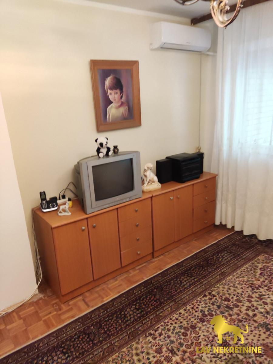 Stan Izdavanje Novi Sad  80 m2