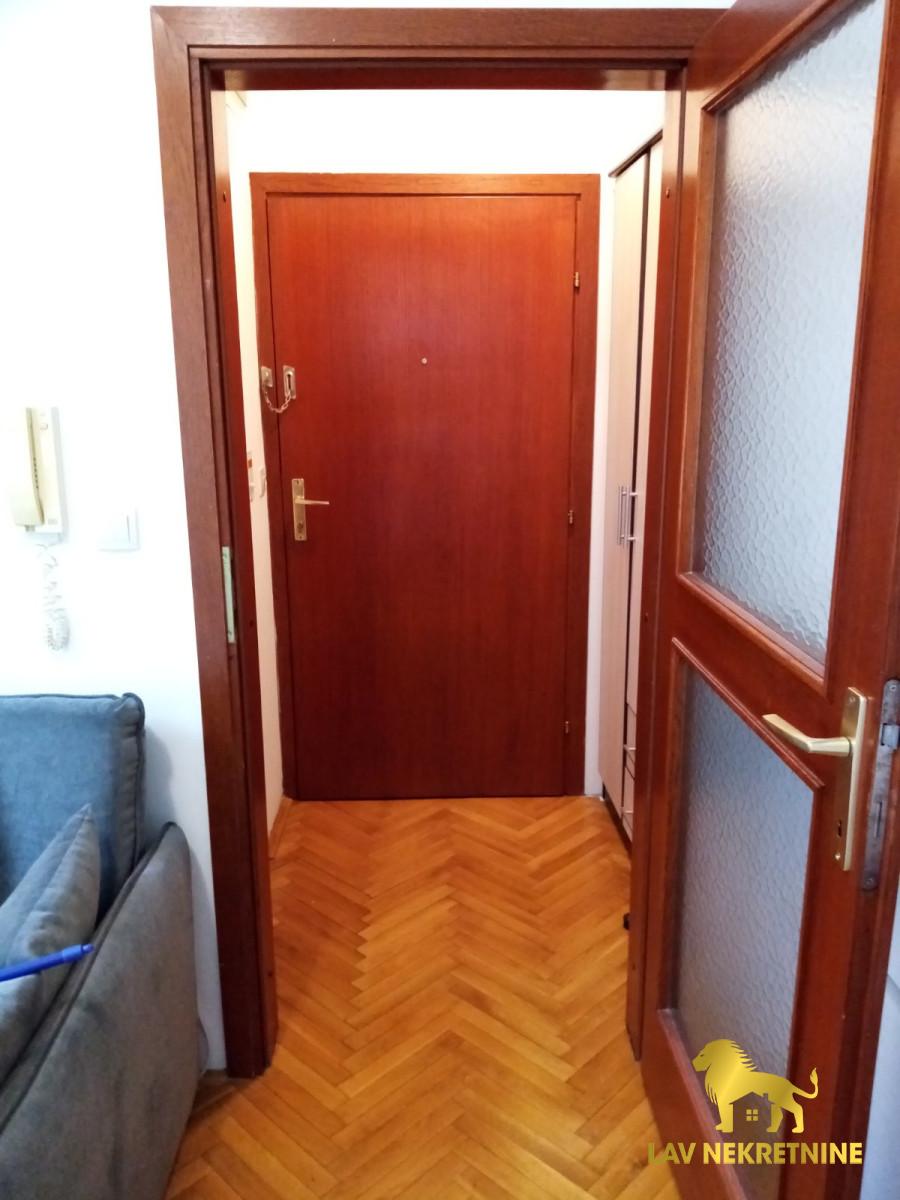 Stan Izdavanje Novi Sad Stan Izdavanje Novi Sad Nova Detelinara 23 m2