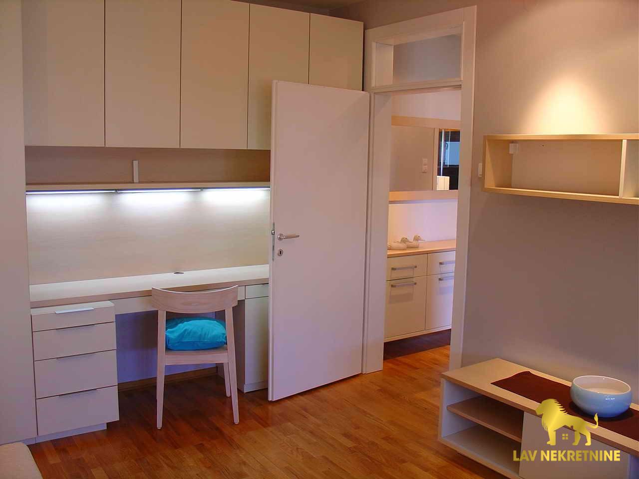Stan Prodaja Novi Sad  43 m2
