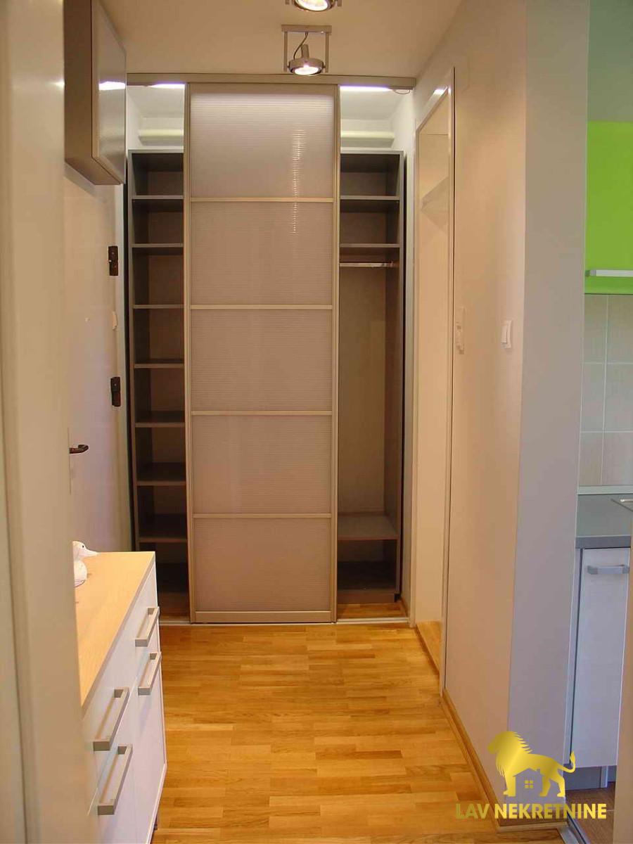Stan Prodaja Novi Sad  43 m2