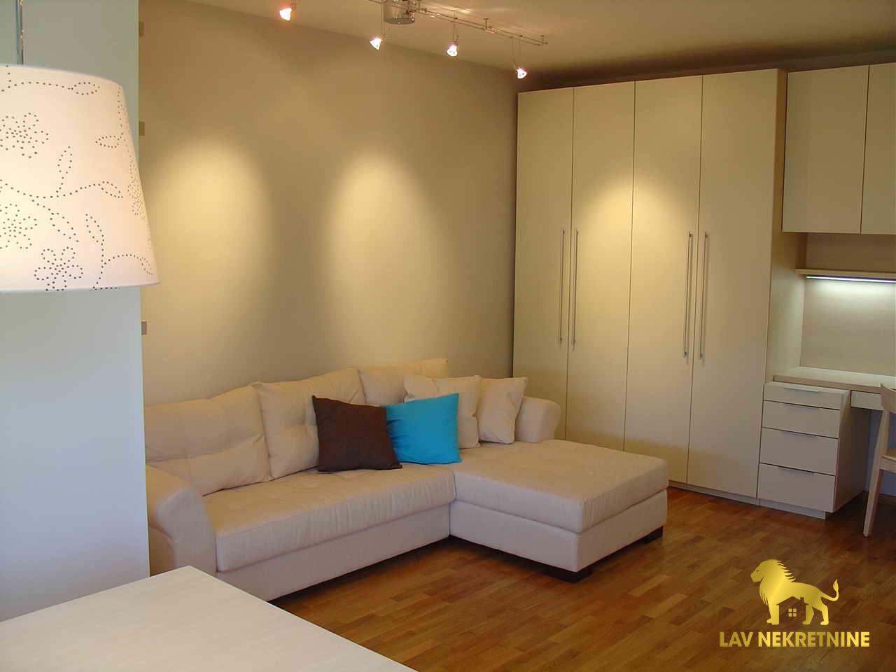Stan Prodaja Novi Sad  43 m2