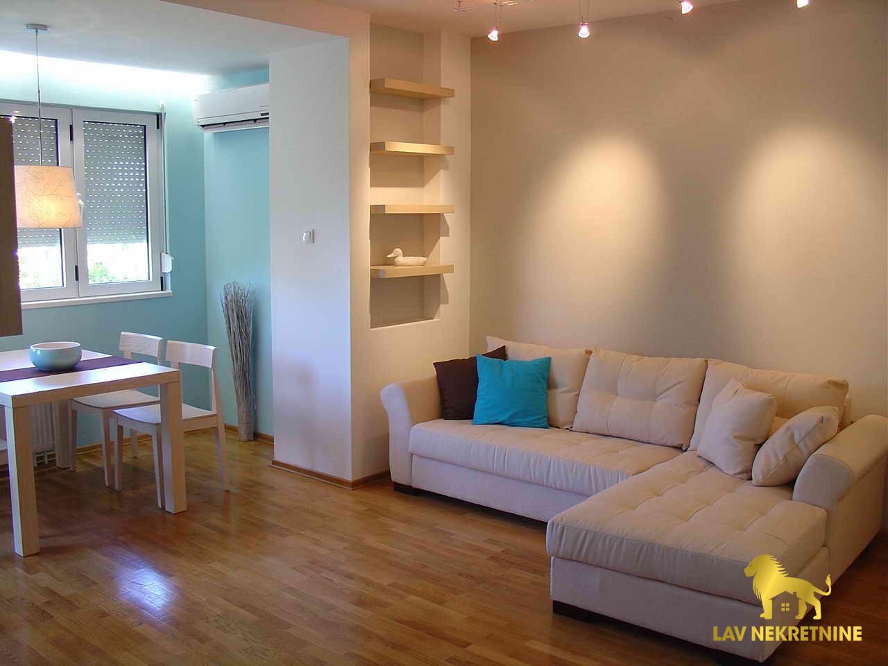 Stan Prodaja Novi Sad  43 m2
