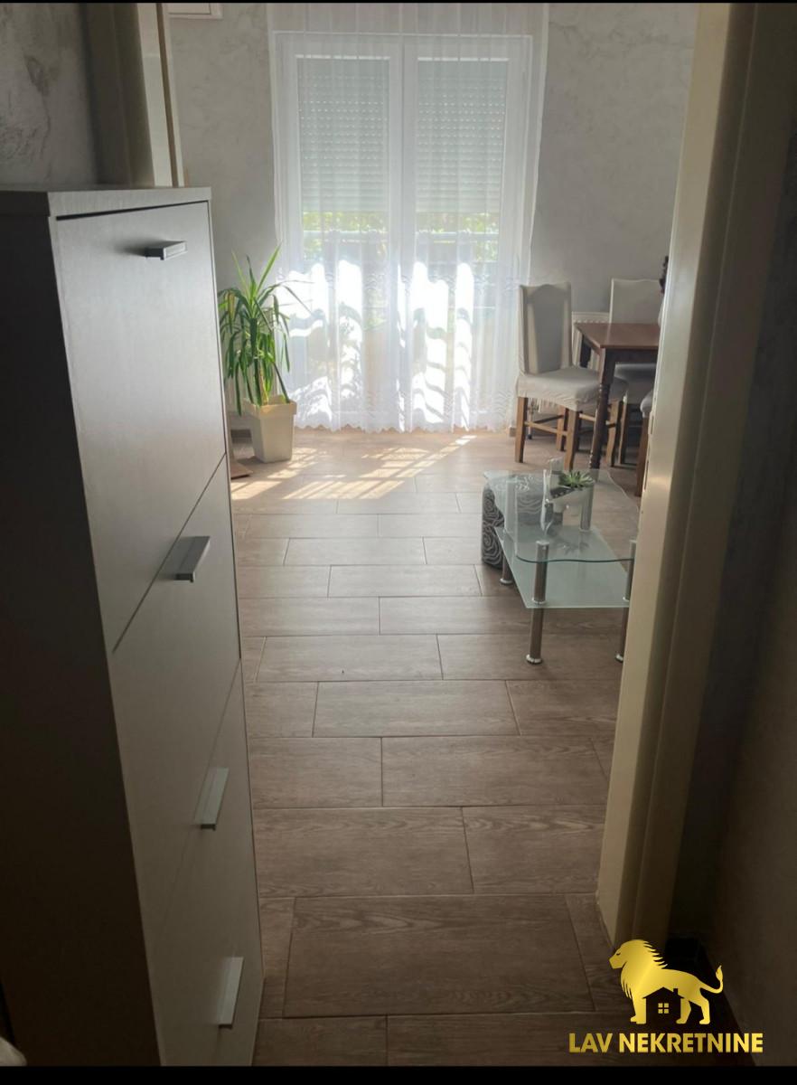 Stan Izdavanje Novi Sad  23 m2