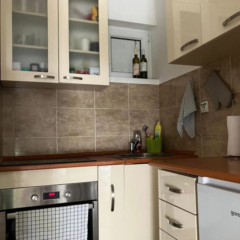 Stan Izdavanje Novi Sad  23 m2
