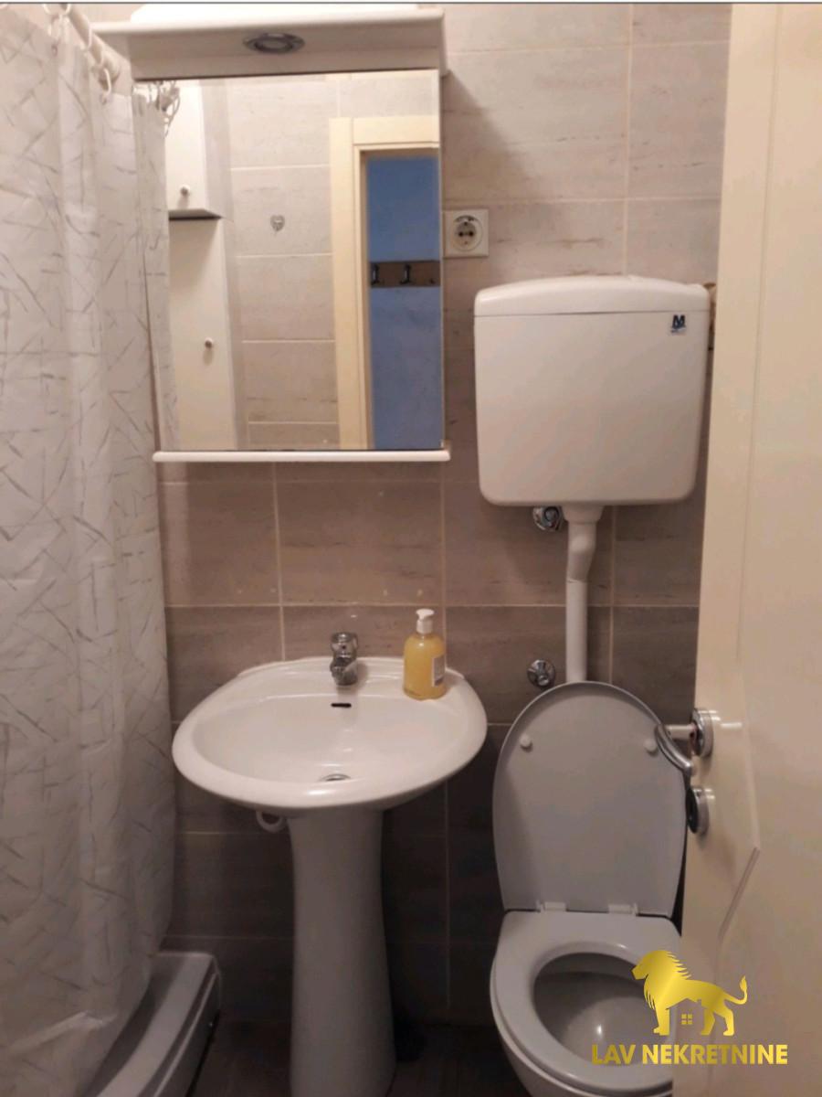 Stan Izdavanje Novi Sad  23 m2