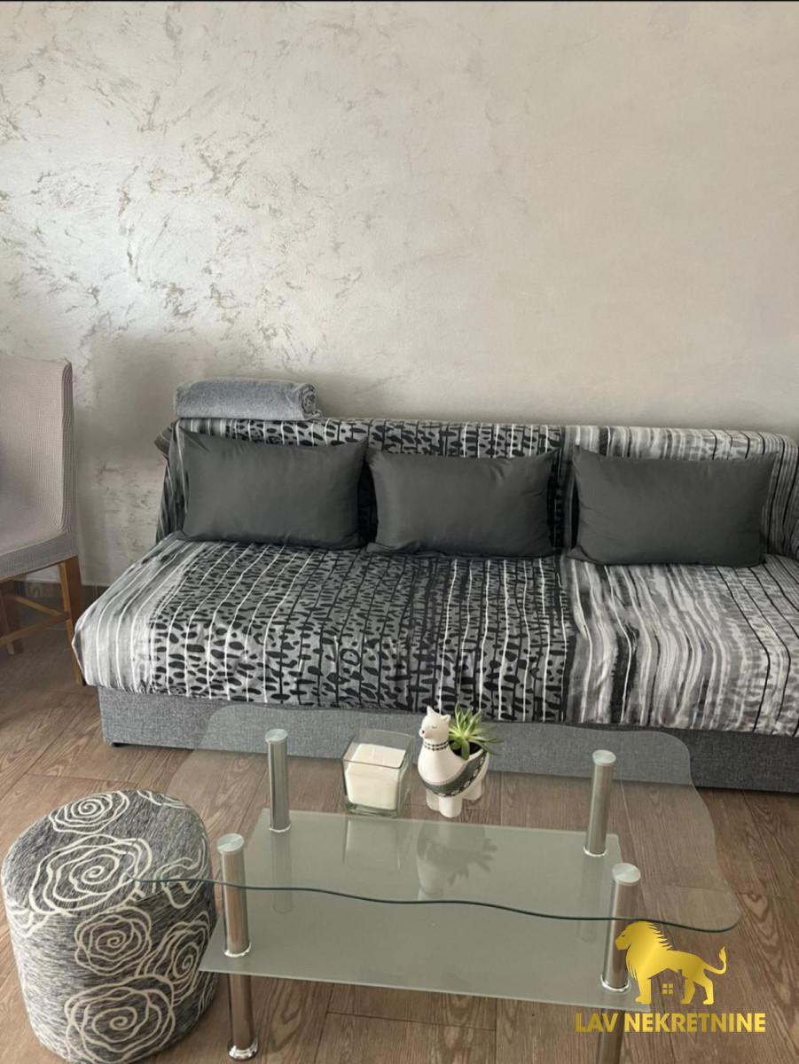 Stan Izdavanje Novi Sad  23 m2