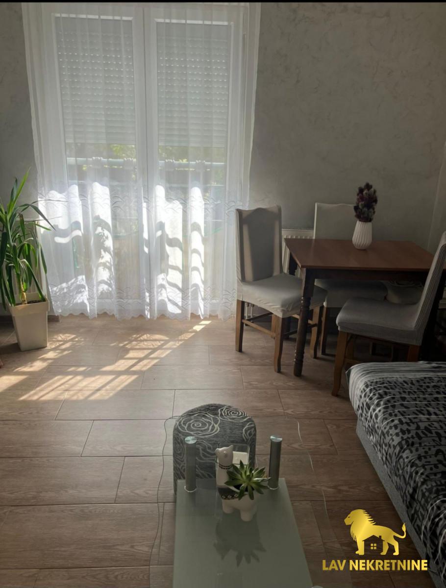 Stan Izdavanje Novi Sad  23 m2