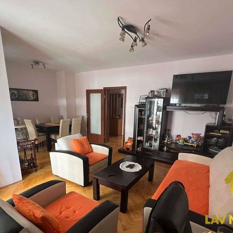 Stan Prodaja Novi Sad  72 m2