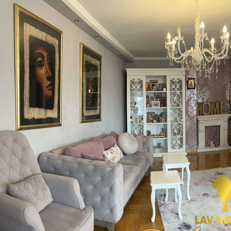 Stan Prodaja Novi Sad Cara Dušana 124 m2