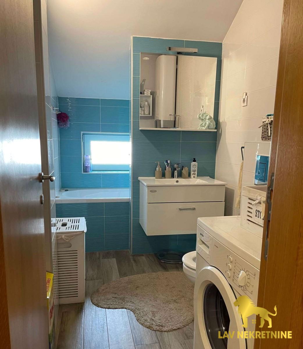 Stan Prodaja Novi Sad Cara Dušana 124 m2