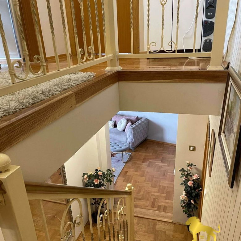 Stan Prodaja Novi Sad Cara Dušana 124 m2