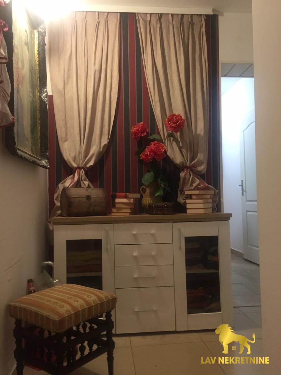 Dvoiposoban stan na prodaju, Bulevar Oslobođenja, Novi Sad, 52m², 124.630 €