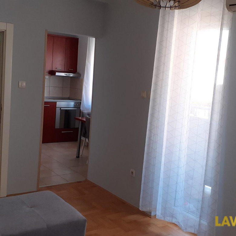 Stan Izdavanje Novi Sad  30 m2