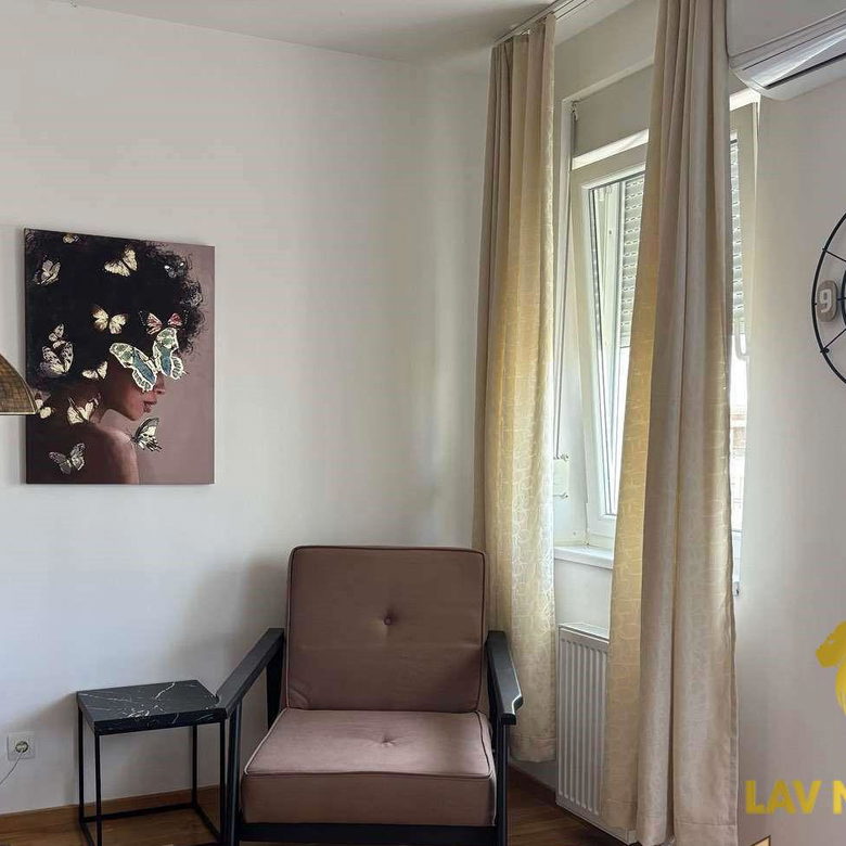 Stan Izdavanje Novi Sad  56 m2