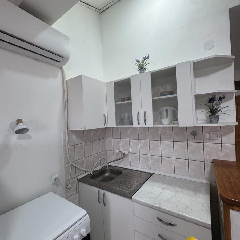 Stan Izdavanje Novi Sad  37 m2