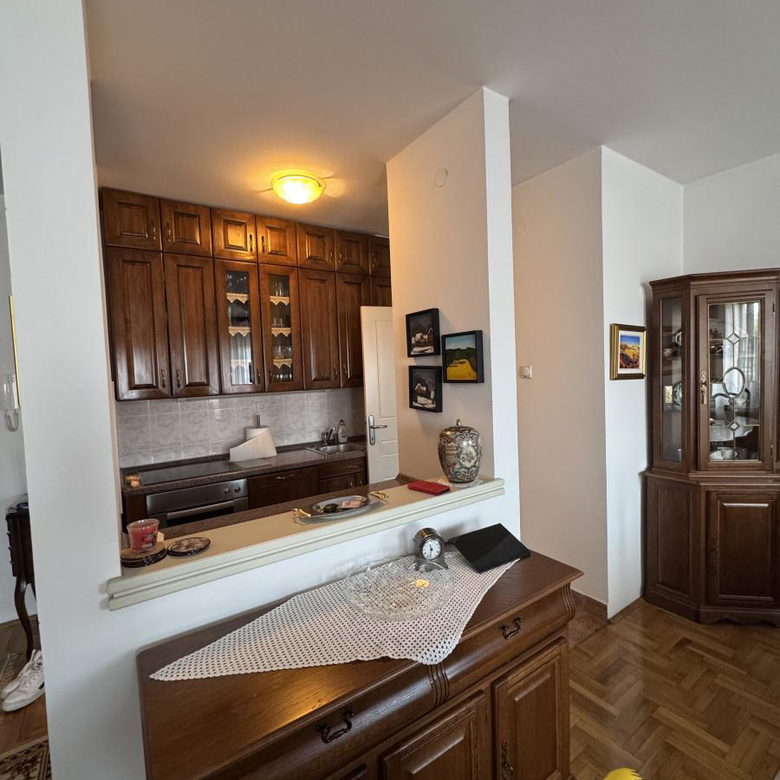 Stan Izdavanje Novi Sad  55 m2