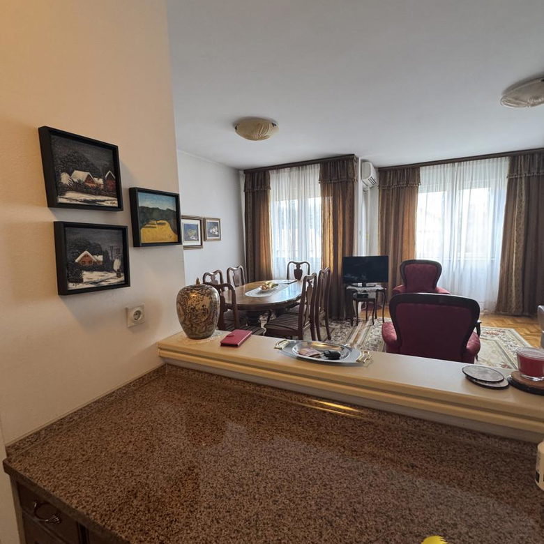 Stan Izdavanje Novi Sad  55 m2