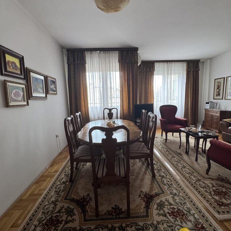 Jednoiposoban stan za izdavanje, Centar, Novi Sad, 55m², 450 €/mes