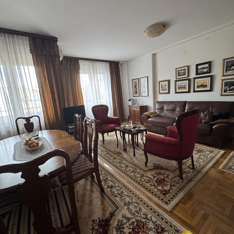 Jednoiposoban stan za izdavanje, Centar, Novi Sad, 55m², 450 €/mes