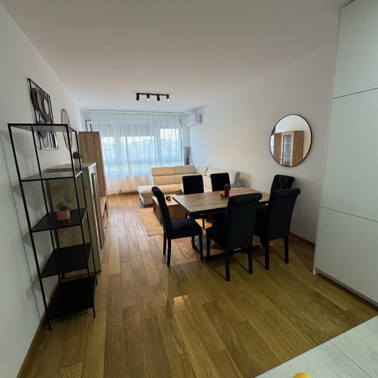 Jednoiposoban stan za izdavanje, Centar, Novi Sad, 47m², 600 €/mes