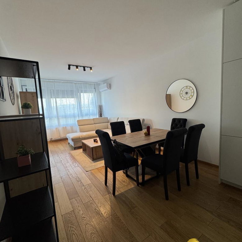 Jednoiposoban stan za izdavanje, Centar, Novi Sad, 47m², 600 €/mes