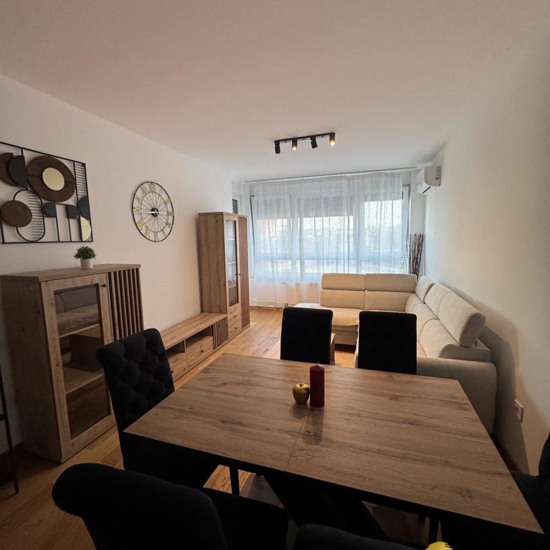 Stan Izdavanje Novi Sad  47 m2