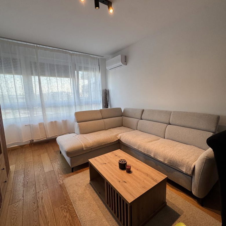 Jednoiposoban stan za izdavanje, Centar, Novi Sad, 47m², 600 €/mes