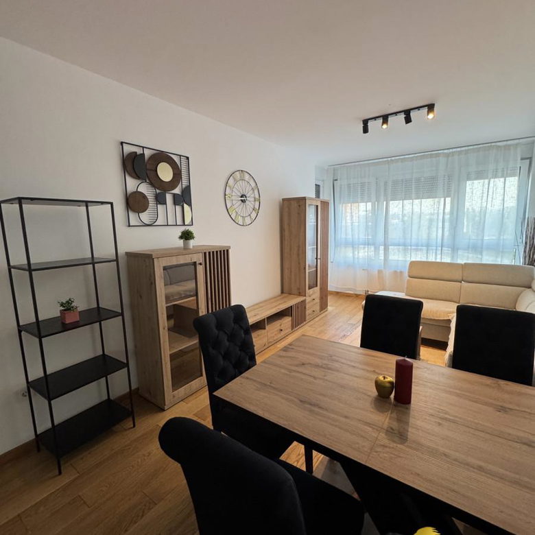 Stan Izdavanje Novi Sad  47 m2