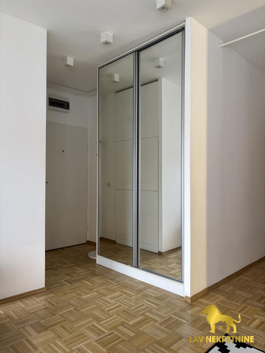 1764198655_d00ea47b53b5 Jednoiposoban stan za izdavanje, Centar, Novi Sad, 54m², 600 €/mes