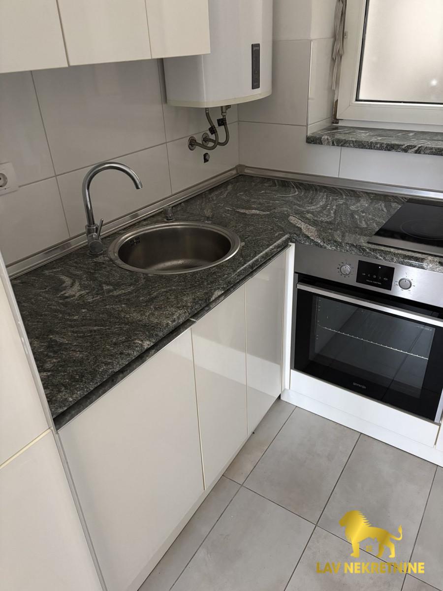 1764198655_dcf2cd56af61 Jednoiposoban stan za izdavanje, Centar, Novi Sad, 54m², 600 €/mes