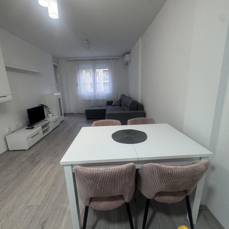Stan Izdavanje Novi Sad Nova Detelinara 61 m2