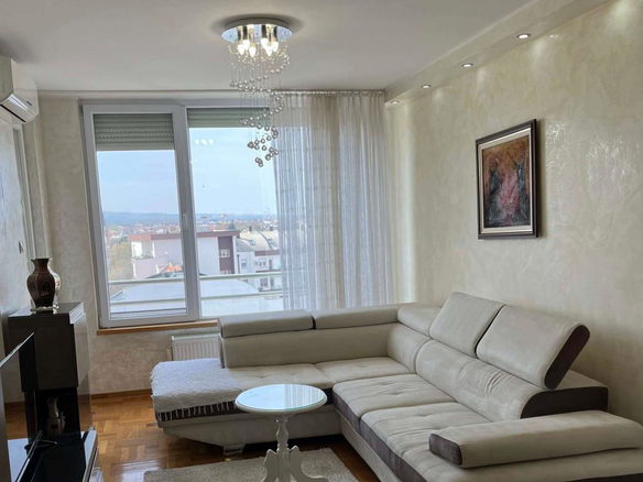 Stan Izdavanje Novi Sad Liman 4 102 m2