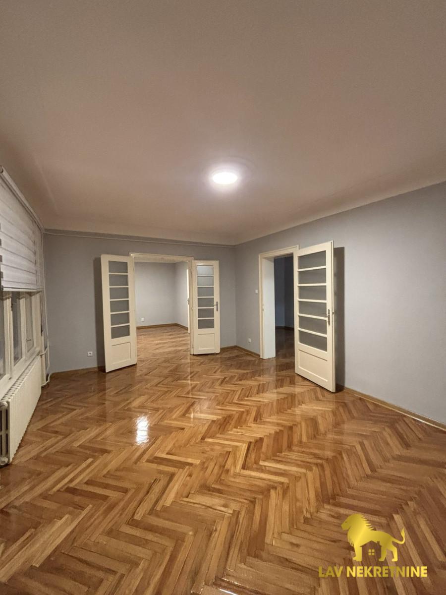 Trosoban stan na prodaju, Centar, Novi Sad, 84m², 270.000 €