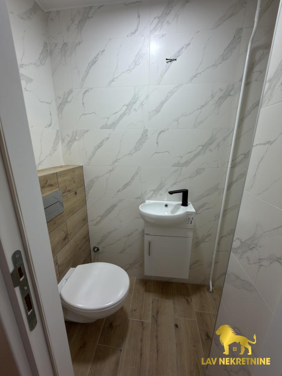 Trosoban stan na prodaju, Socijalno, Novi Sad, 73m², 211.150 €