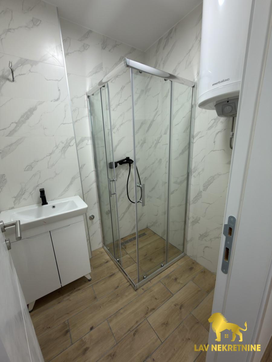 Trosoban stan na prodaju, Socijalno, Novi Sad, 73m², 211.150 €