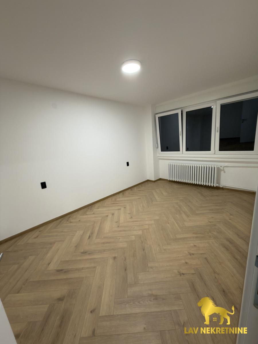 Trosoban stan na prodaju, Socijalno, Novi Sad, 73m², 211.150 €