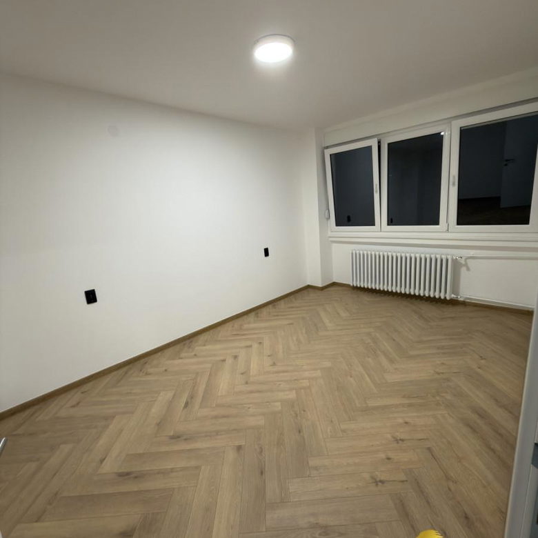 Trosoban stan na prodaju, Socijalno, Novi Sad, 73m², 211.150 €