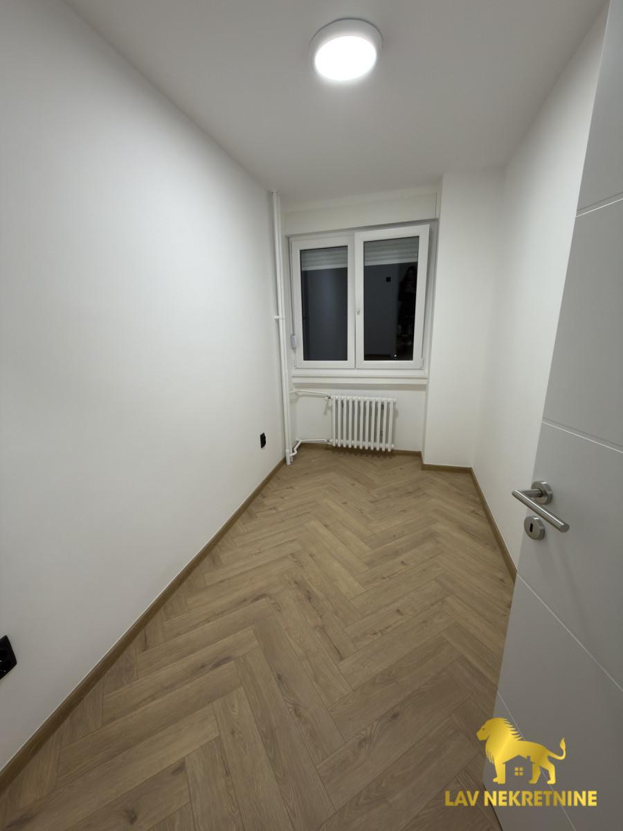 Trosoban stan na prodaju, Socijalno, Novi Sad, 73m², 211.150 €