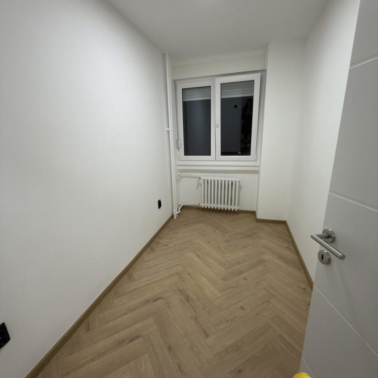 Trosoban stan na prodaju, Socijalno, Novi Sad, 73m², 211.150 €