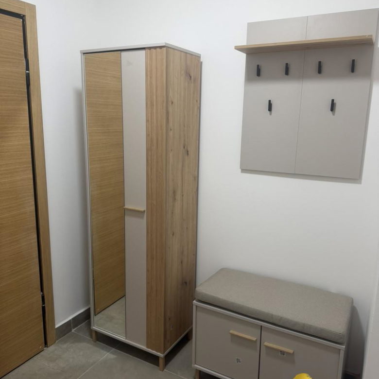 Stan Izdavanje Novi Sad  48 m2