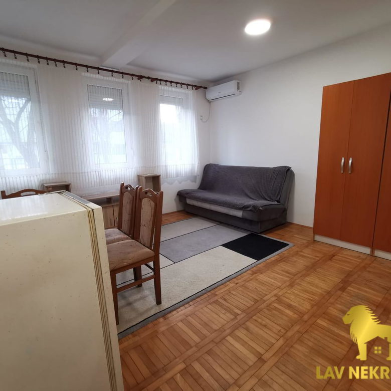 Stan Prodaja Novi Sad  25 m2