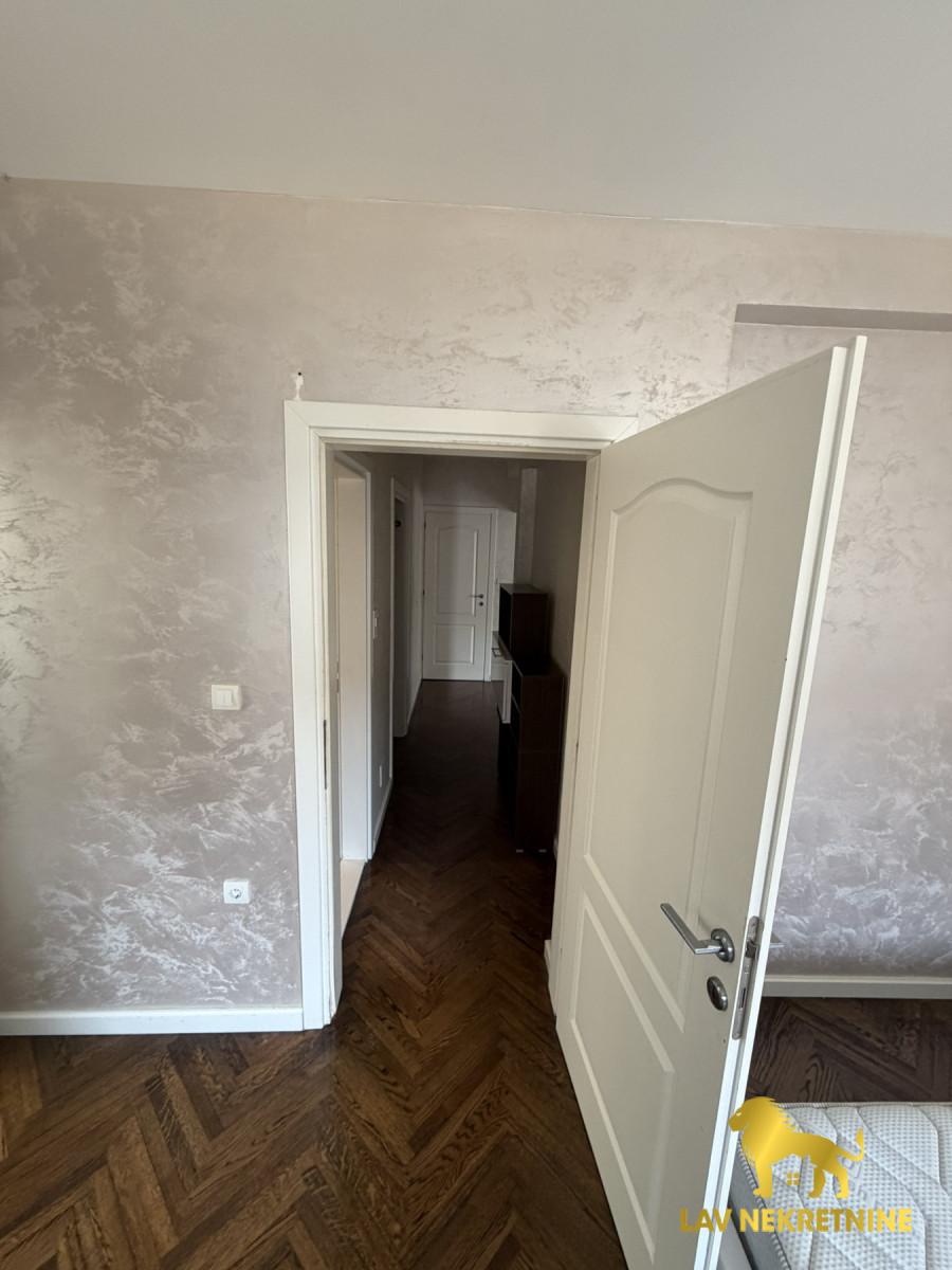 Stan Prodaja Inđija  94 m2