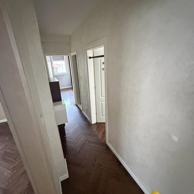 Četvorosoban stan na prodaju, Centar, Inđija, 94m², 154.500 €