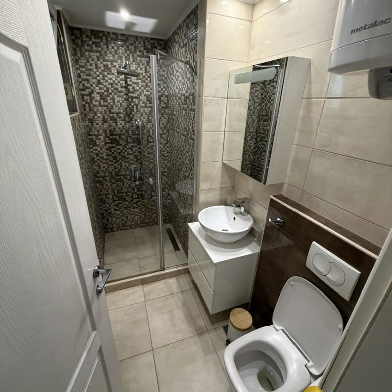 Četvorosoban stan na prodaju, Centar, Inđija, 94m², 154.500 €