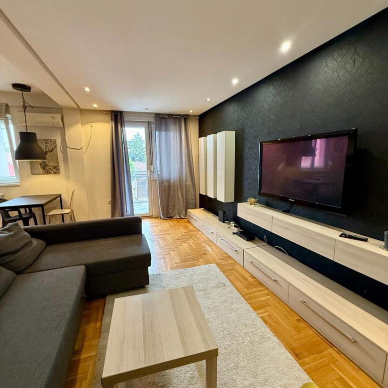 Stan Izdavanje Novi Sad  103 m2