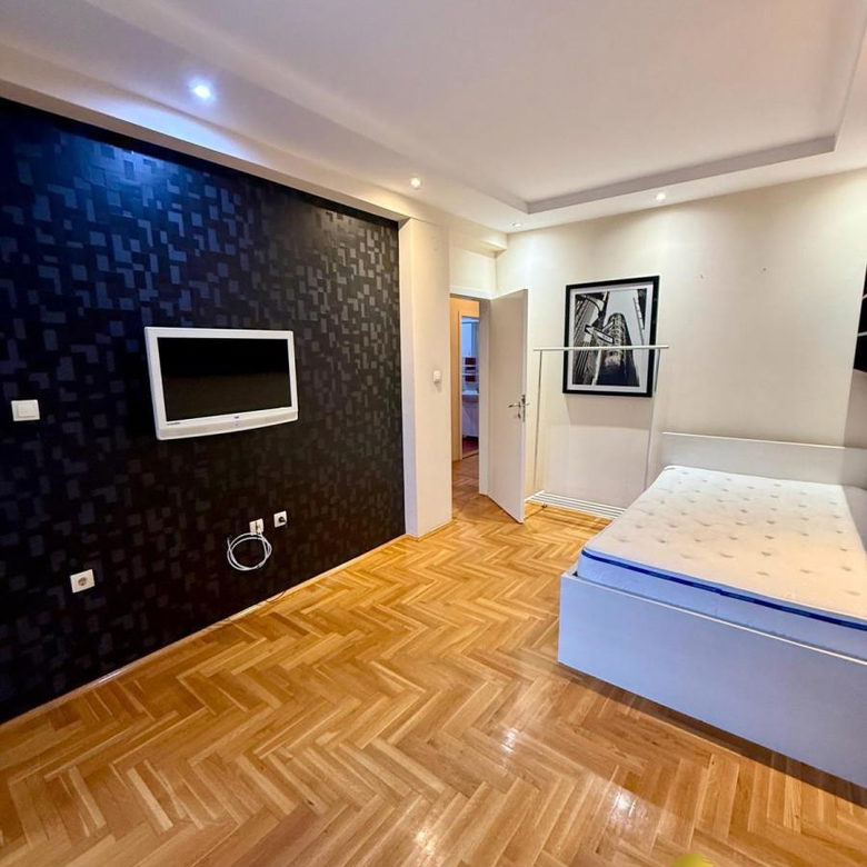 Troiposoban stan za izdavanje, Centar, Novi Sad, 103m², 950 €/mes