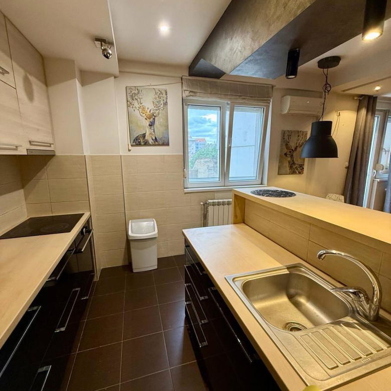 Troiposoban stan za izdavanje, Centar, Novi Sad, 103m², 950 €/mes