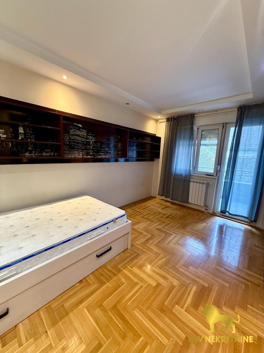 1779297846_5d5db14e652d Troiposoban stan za izdavanje, Centar, Novi Sad, 103m², 950 €/mes